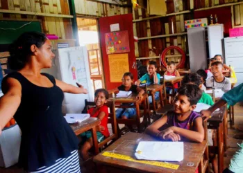 No Dia do Professor, categoria comemora os avanços na educação estadual