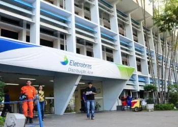 Senado rejeita texto que viabilizava venda de distribuidoras da Eletrobras