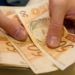 Empresas têm até esta sexta, 30, para pagar a primeira parcela do 13° salário