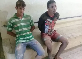 Após expulsar usuários de droga de campo de futebol, homem é morto com facada