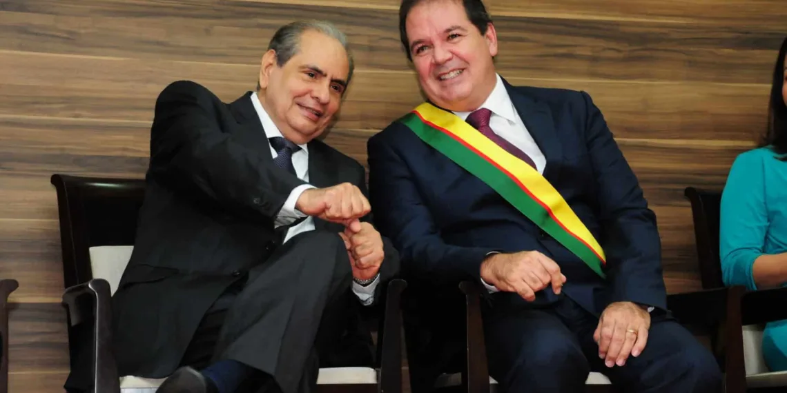 Presidente da CNC, Roberto Tadros, recebe homenagem do governador Tião Viana