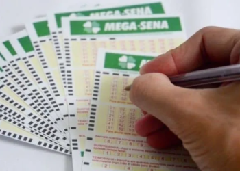 Mega-Sena acumula e prêmio pode chegar aos R$ 6 milhões no sábado
