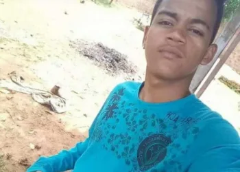 Homem é achado morto com quatro tiros em matagal no interior do Acre