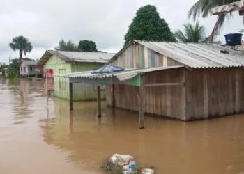 Cheia do Rio Juruá já atinge nove comunidades no interior do Acre
