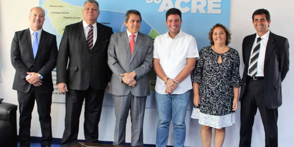 Gladson Cameli visita Tribunal de Contas e Defensoria Pública do Estado