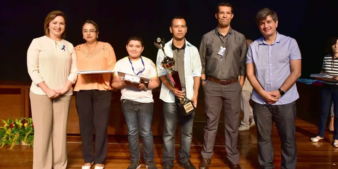 Prefeitura premia trabalhos do concurso de redação e educação fiscal