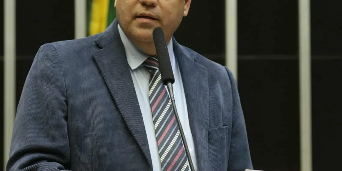Rocha aprova Projeto de Lei que torna obrigatória a inspeção de arma de fogo pelo Inmetro