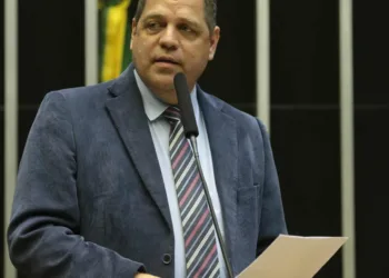 Rocha aprova Projeto de Lei que torna obrigatória a inspeção de arma de fogo pelo Inmetro