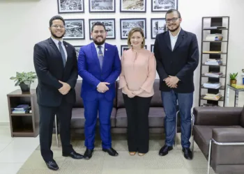 Prefeita sanciona Lei que reconhece prerrogativas de advogados