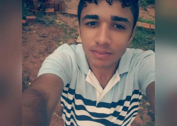 Mãe recebe vídeo de filho sendo assassinado e procura desesperadamente pelo corpo