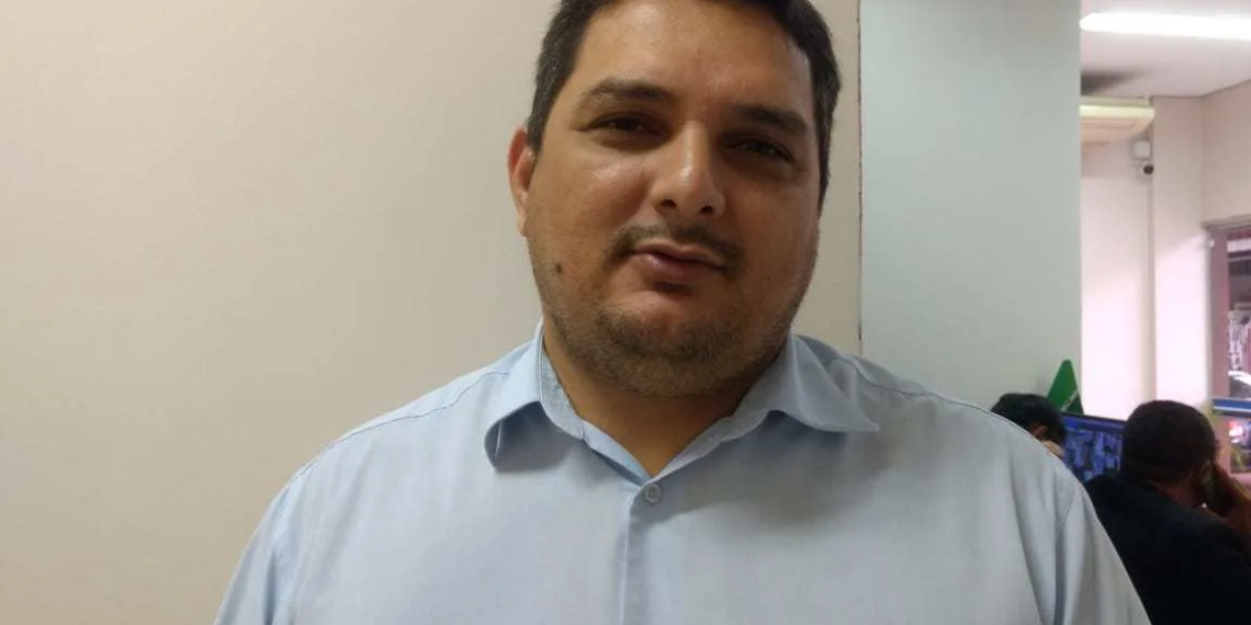 Presidente do Podemos foi exonerado por exercício ilegal de função, afirma CRA