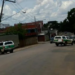 Funcionário de lava jato bate carro com brasão da PM em poste na Capital