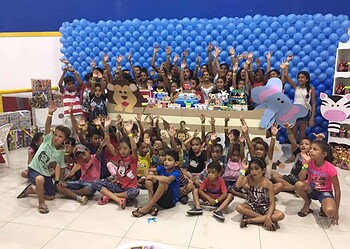 Voluntários se mobilizam para proporcionar ceia de Natal para famílias no bairro Caladinho 3 FOTO/ Acervo Pessoal