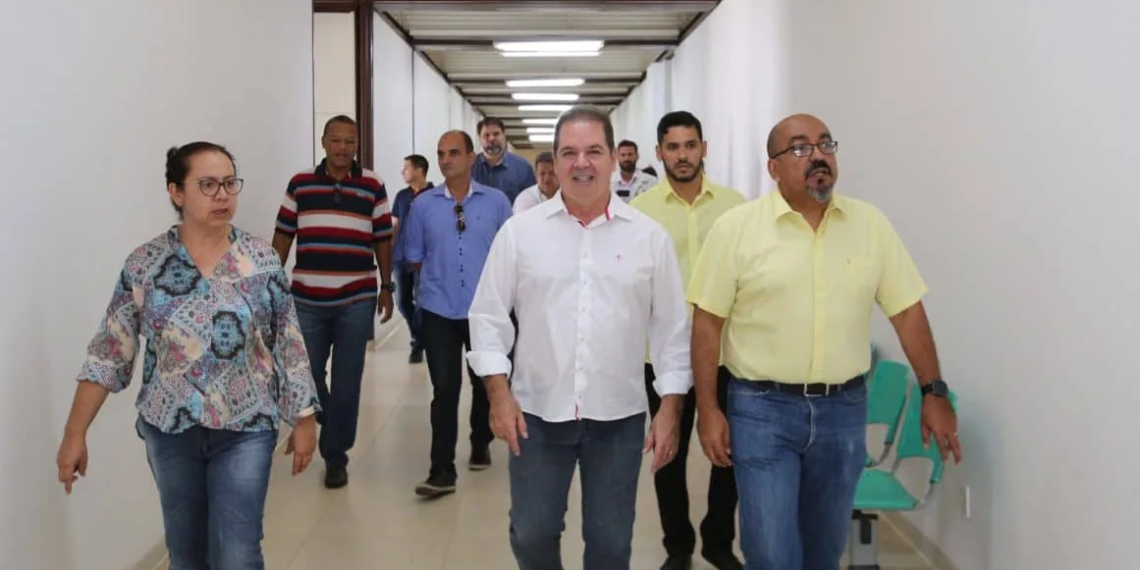 Tião Viana entrega setor de fisioterapia do Instituto de Traumatologia e Ortopedia do Acre