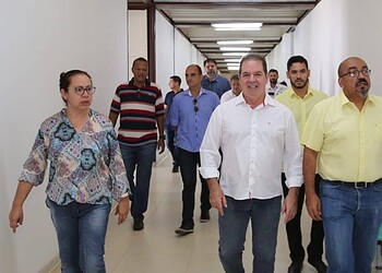 Tião Viana entrega setor de fisioterapia do Instituto de Traumatologia e Ortopedia do Acre