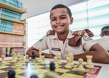 Colégio Militar Estadual Tiradentes celebra primeiro ano com resultados promissores