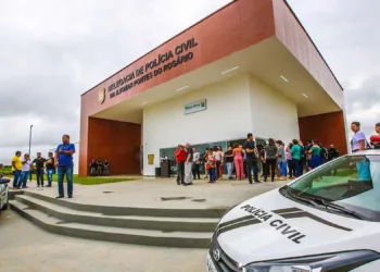 Tião Viana entrega a maior e mais moderna delegacia do Acre na Cidade do Povo