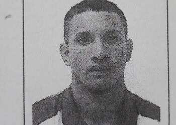 Homem morre após levar dois tiros na cabeça próximo de uma escola 