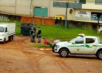 Donos de casa onde saco de lixo com bebê morto foi deixado pendurado são ouvidos