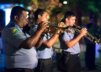 Cantata de Natal da PM arrecada brinquedos para doar para crianças carentes