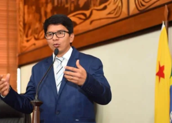Jenilson Leite pede aos deputados estaduais que aprovem PEC em favor dos servidores da Eletroacre