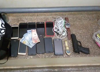 Dupla faz arrastão em ônibus do Esperança e acaba sendo presa pela polícia