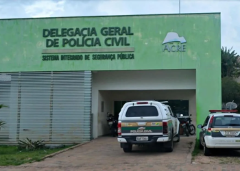 Polícia procura dupla que depois de praticar série de roubos tentou assaltar policial militar