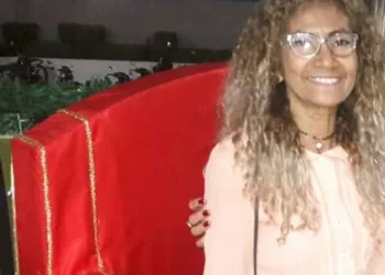 Cabeleireira é esfaqueada dentro de salão por viciado em drogas que ela ajudava