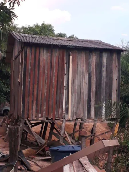 Campanha arrecada recursos para construir casa para casal de idosos