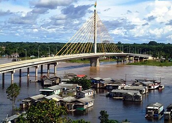 Rio Juruá baixa e famílias voltam para suas casas