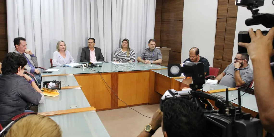 Governo quitará dívida do 13º salário dos servidores em dez meses