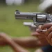 Especialista alerta para o risco da facilitação ao acesso às armas propostas pelo Governo