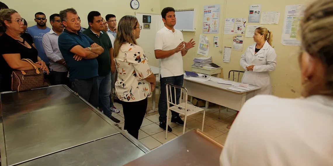Gladson Cameli decreta que órgãos públicos voltem a funcionar das 8h às 12h e das 14h às 18h