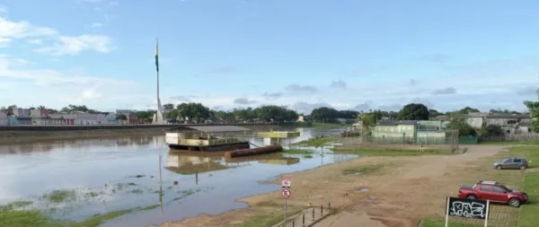 Nível do Rio Acre sobe rapidamente e mantém autoridades em alerta na Capital