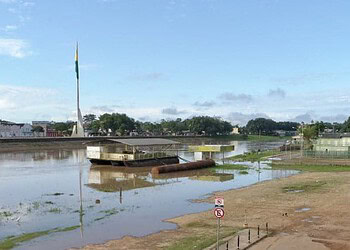 Nível do Rio Acre sobe rapidamente e mantém autoridades em alerta na Capital