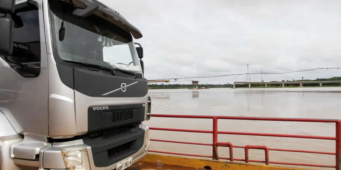 Ponte do Rio Madeira deve ser inaugurada até agosto, garante Gladson Cameli