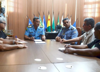 Educação e PMAC discutem criação de novos colégios militares e segurança nas escolas