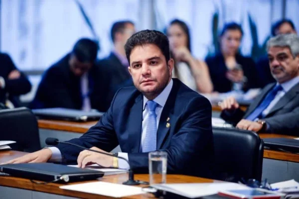 ‘É conversa de meia dúzia que usa o discurso indígena para se promover’, diz Gladson sobre ambientalistas