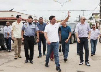 Na primeira visita ao interior, Gladson Cameli garante construção de nova ponte em Sena Madureira