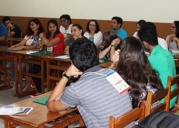 Rematrículas para reprovados e alunos de turmas extintas do CEL vão até quarta