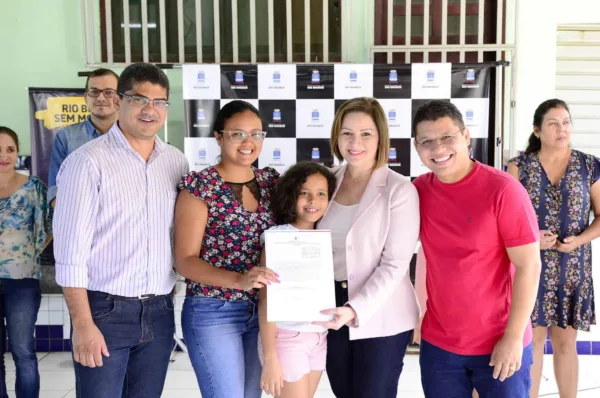 Prefeita Socorro Neri dá posse a novos Agentes de Endemias