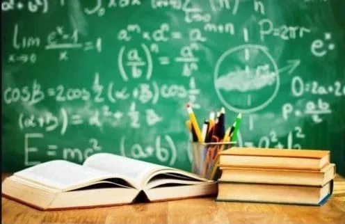 Estão abertos processos seletivos para professores temporários