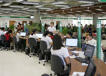 Governo aumenta carga horária de servidores da OCA e dá aumento salarial