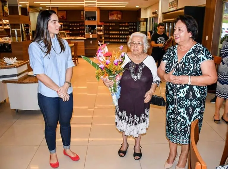 Grupo de mulheres e primeira-dama apoiam ações sociais