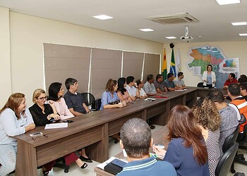 Prefeita diz à equipe que quer trabalho integrado para cuidar de Rio Branco