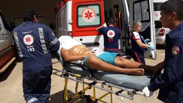 Adolescente combina venda de celular por aplicativo e é baleado ao chegar ao local