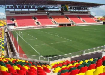 Justiça reduz valor da multa por atraso nas adequações no Arena da Floresta
