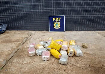 Homem é preso com mais de 12 quilos de cocaína escondidos em fundo falso de carro, diz PRF