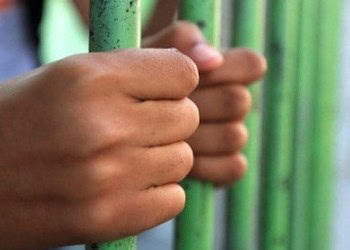 Quando o crime alimenta bocas famintas, mas as aprisionam em um cativeiro sem fim