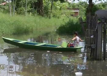 Cinco famílias são retiradas de bairros alagados em Rio Branco no AC — Foto Reprodução Rede Amazônica Acre